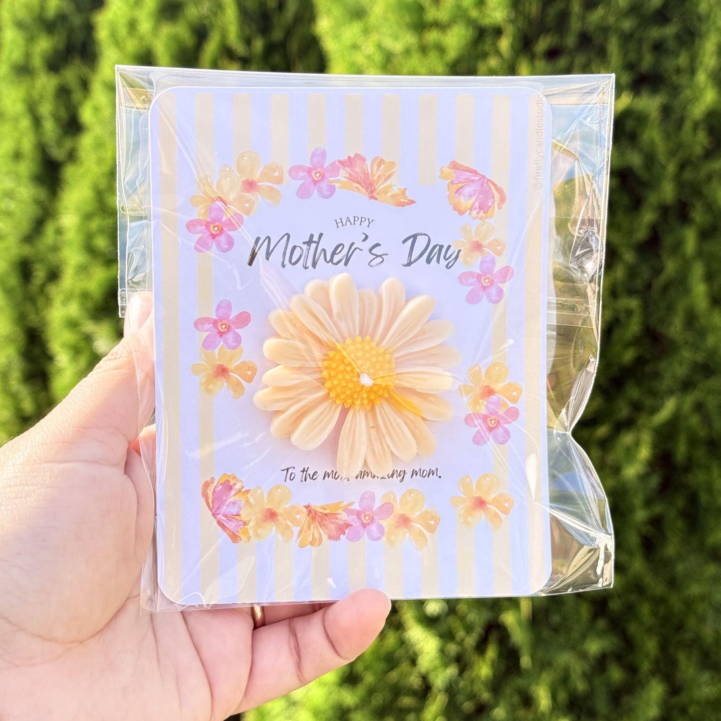 Tarjeta del Día de la Madre con vela de margarita